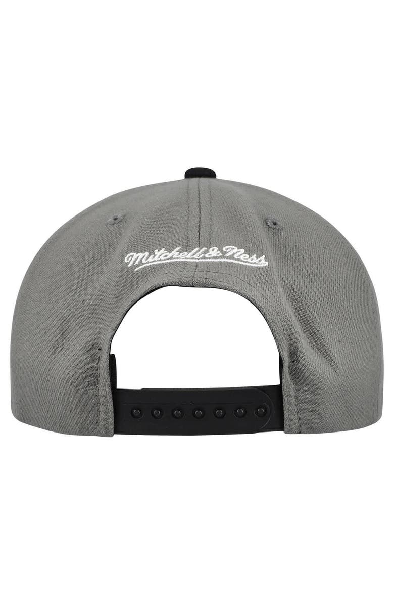 Mitchell & Ness Men's Mitchell & Ness Gray Toronto Blue Jays Cooperstown Collection Basic Flip Snapback Hat, Alternate, color, Gray