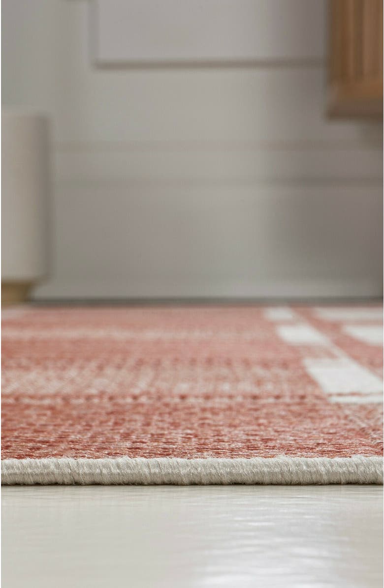 JONATHAN Y Sabine Traditional Farmhouse Bold Gingham Indoor/Outdoor Area Rug, Alternate, color, Salmon/Cream