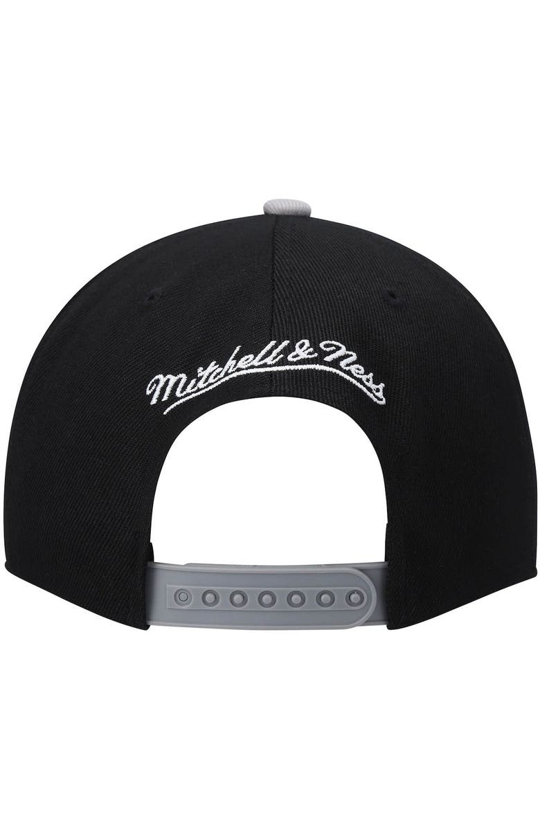 Mitchell & Ness Men's Mitchell & Ness Black San Antonio Spurs Core Side Snapback Hat, Alternate, color,