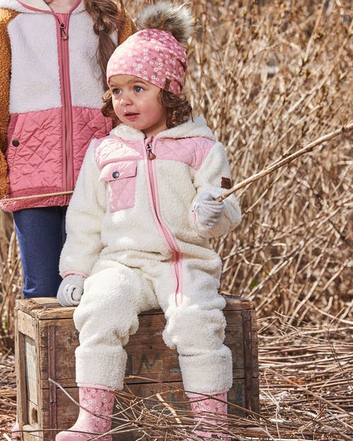 Deux Par Deux Girl's Printed Jersey Detachable Pompom Hat Small White Flowers On Pale Pink In White Flowers On Pale Pink