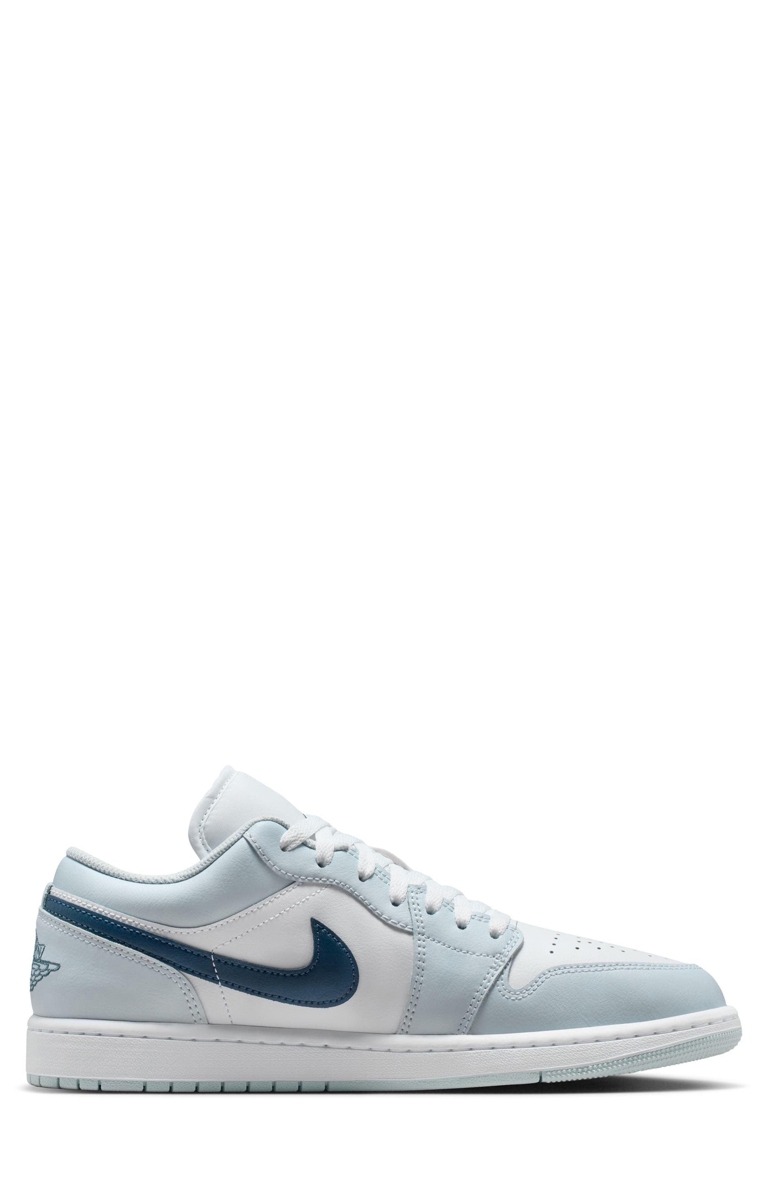 Air Jordan 1 Low Basketball Sneaker, Alternate, color, AURA/ SQUADRON BLUE