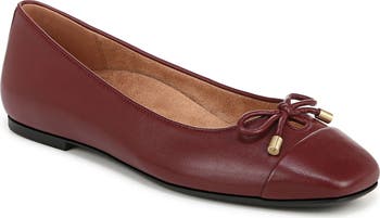Vionic Klara Cap Toe Flat 