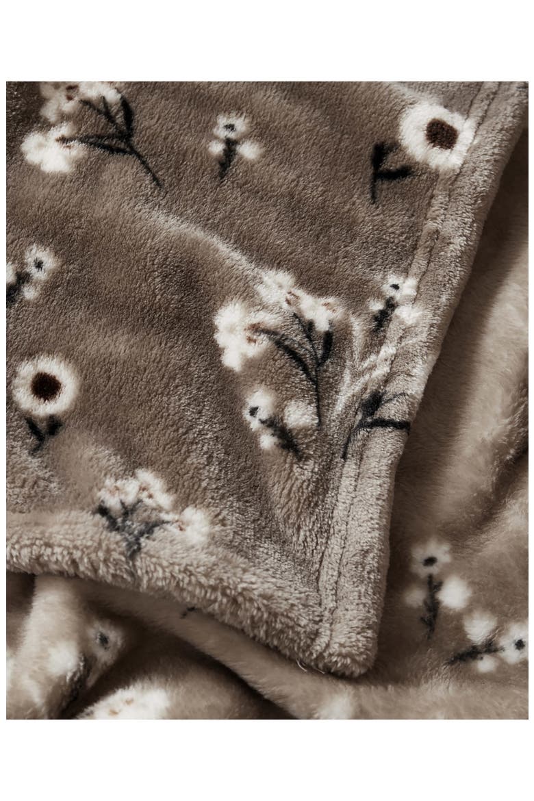 Daisy Faux Shearling Throw Blanket, Alternate, color, BEIGE