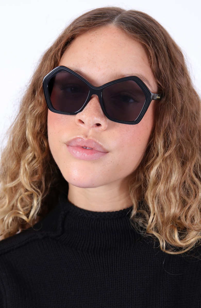 Illesteva Barbra Sunglasses, Alternate, color, Black / Grey