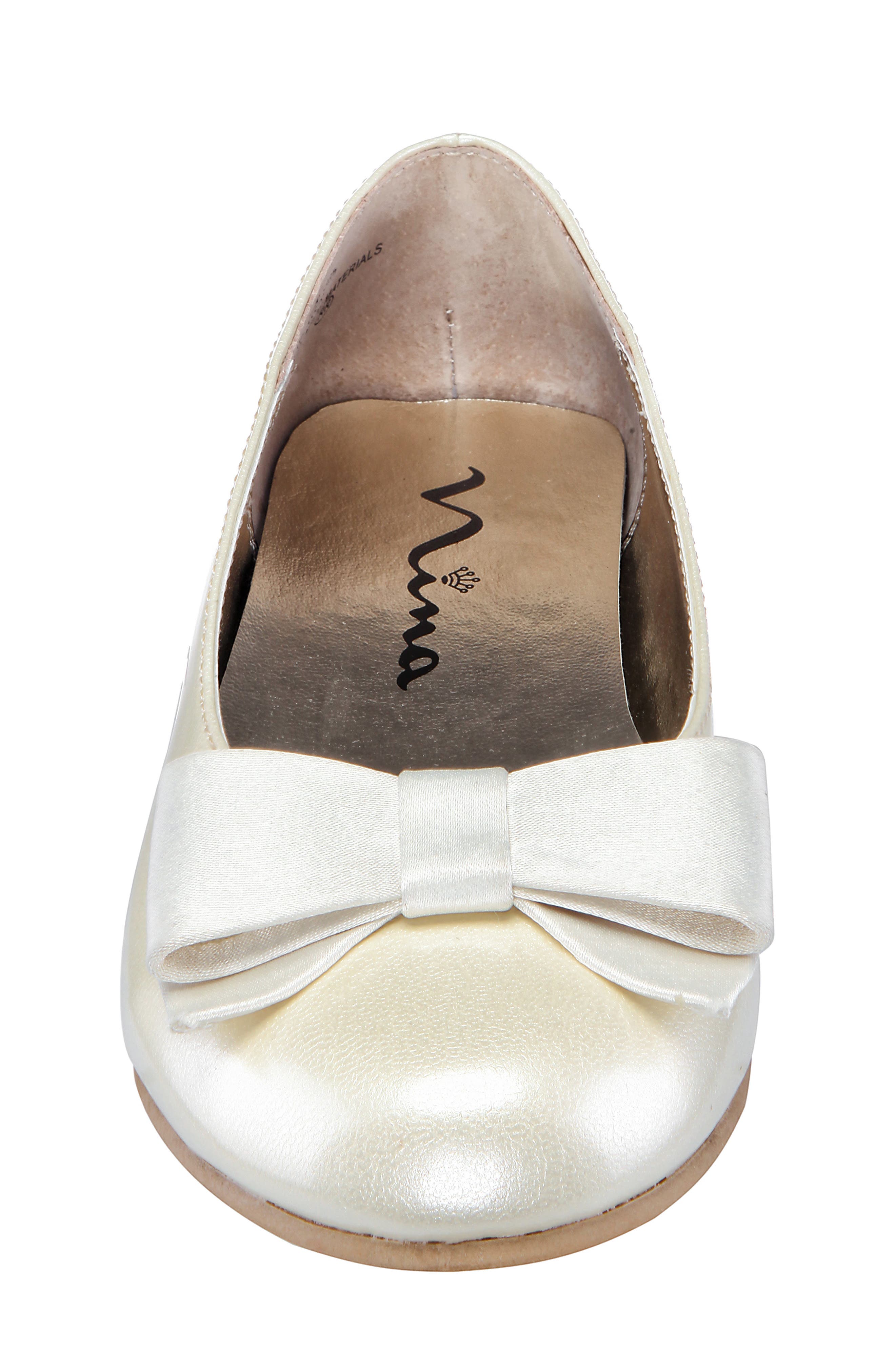 'Pegasus' Flat, Alternate, color, IVORY PATENT