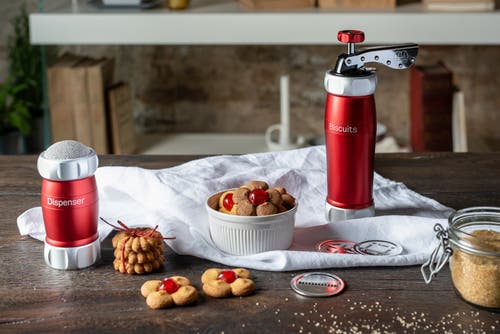 Marcato Design Series Biscuit Maker Press, Includes 20 Cookie Disc Shapes