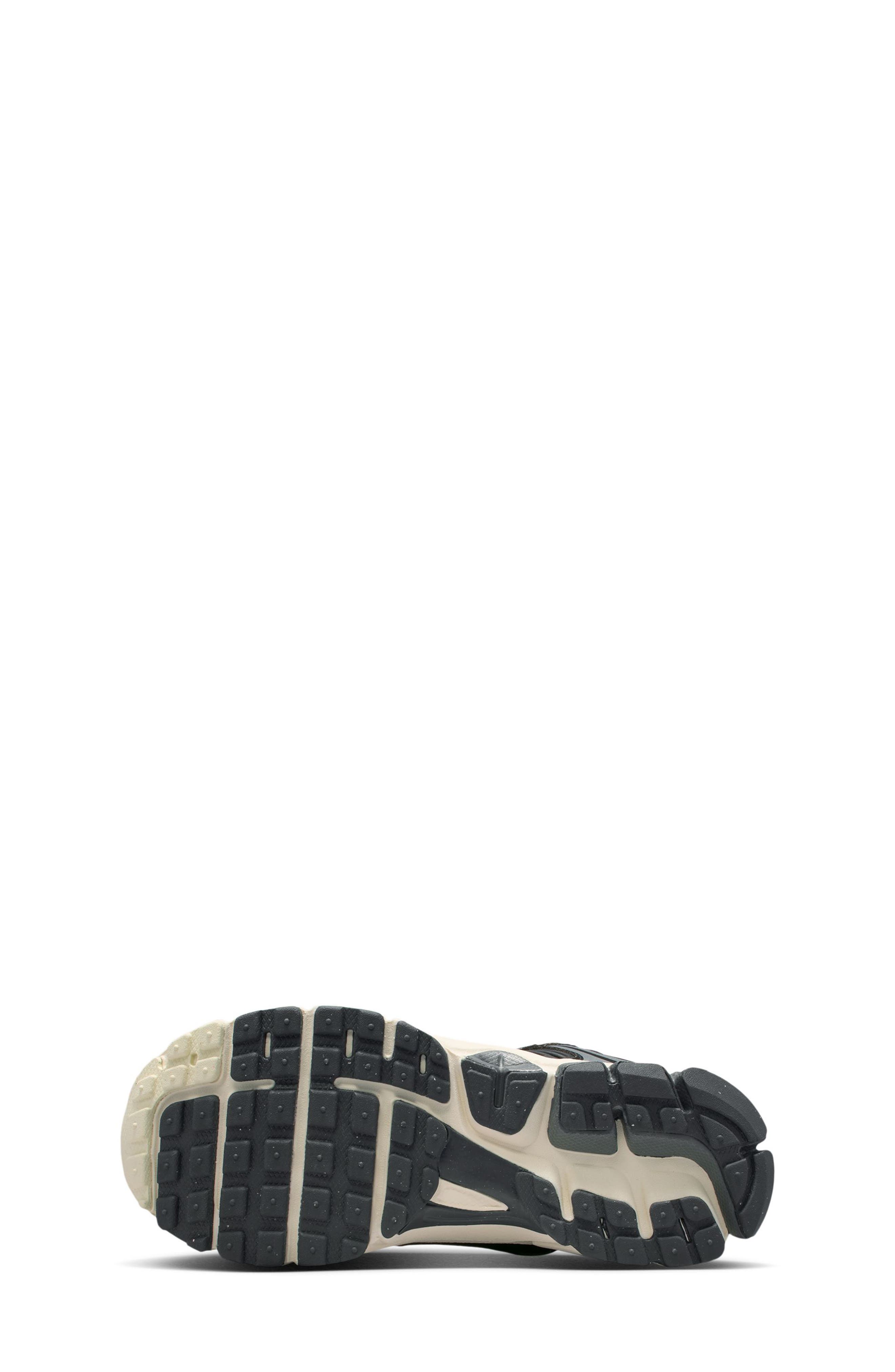 Nike Kids' Vomero 5 Sneaker, Alternate, color, Black/ Anthracite