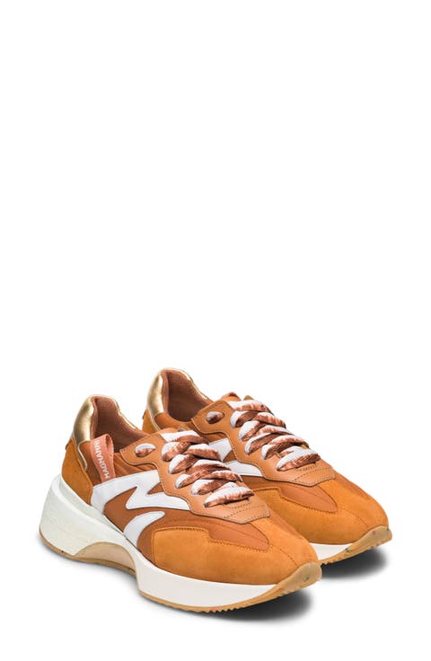 Mila Sneaker