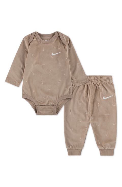 New Impressions Bodysuit & Joggers Set (Baby)