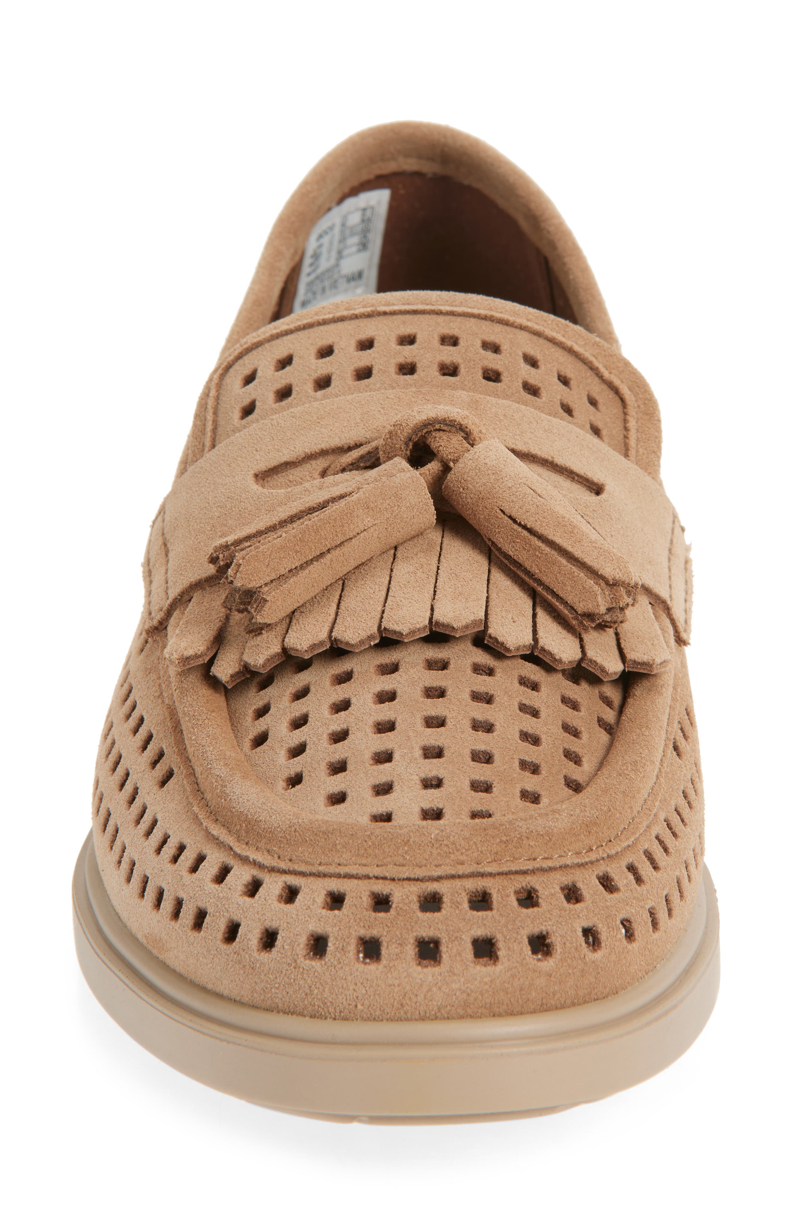 Classic 15 Tassel Loafer, Alternate, color, CAMEL