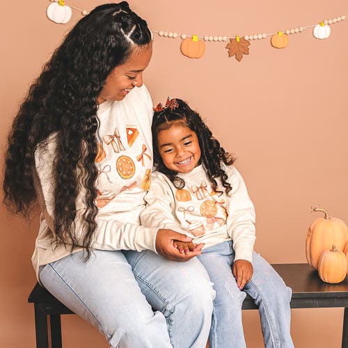 Sweet Wink Sweatshirt In Neutral