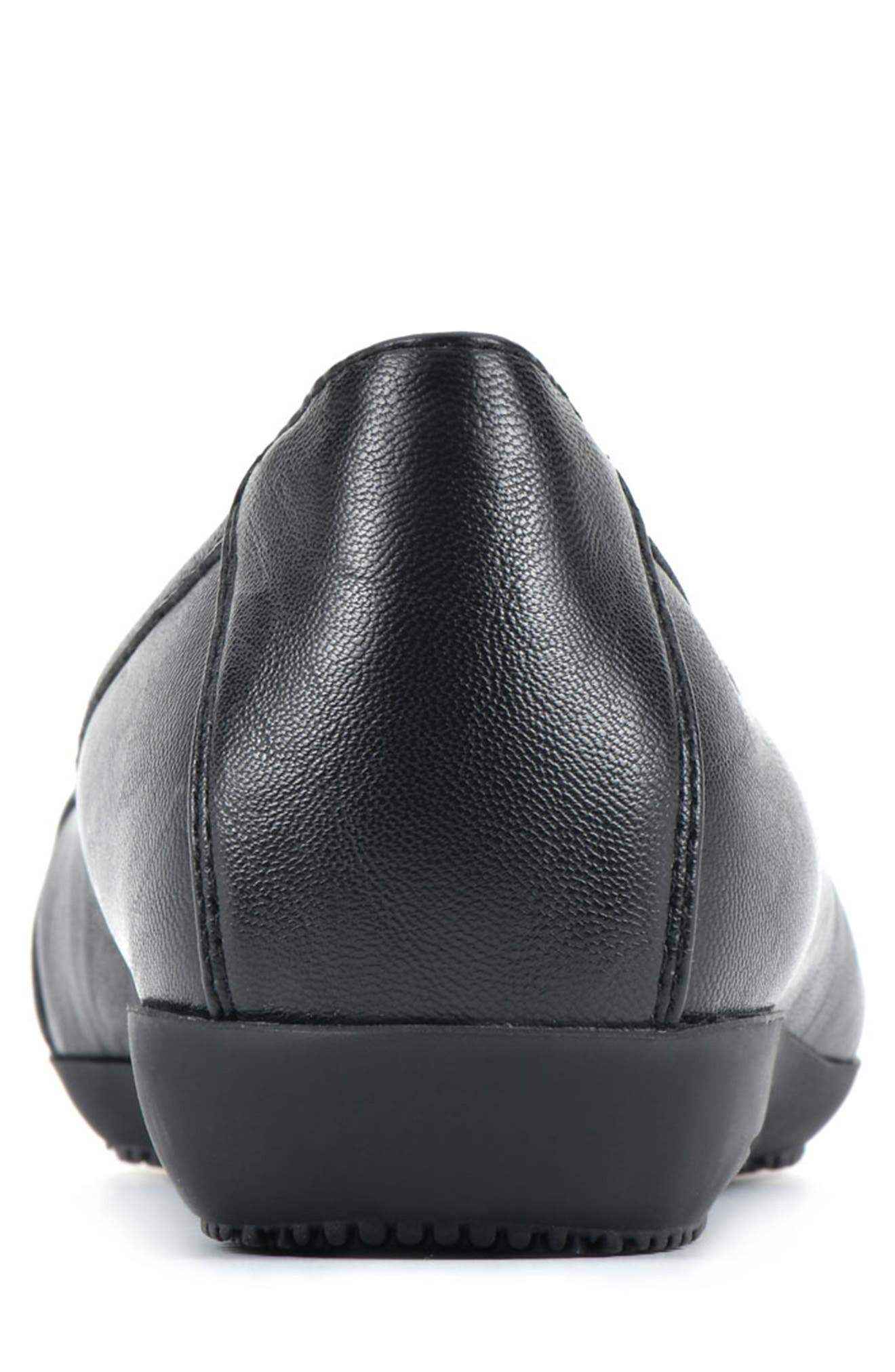 CLIFFS BY WHITE MOUNTAIN WHITE MOUNTAIN Charmed Flat, Alternate, color, Black/ Smooth