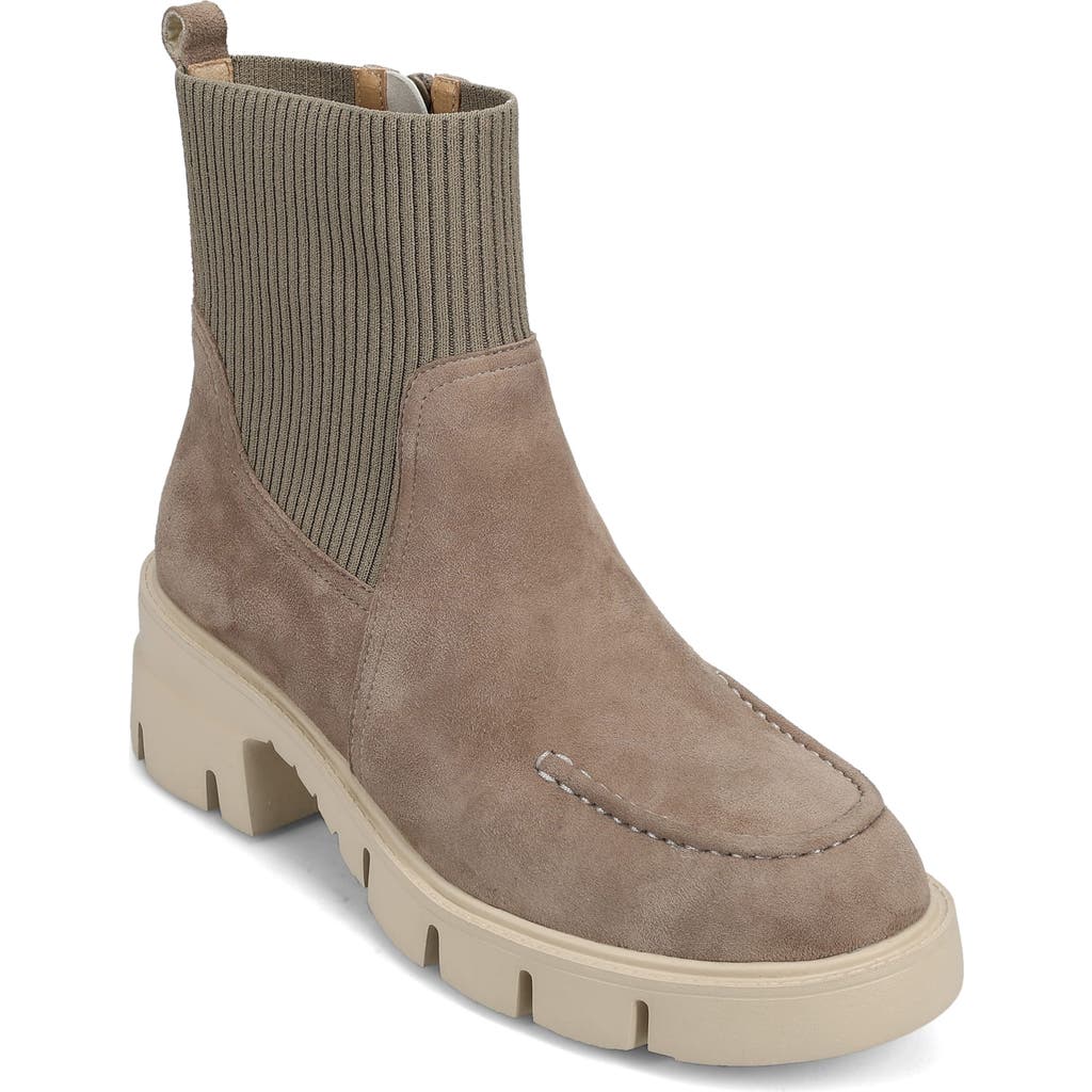Vaneli Nalda Chelsea Boot In Pink