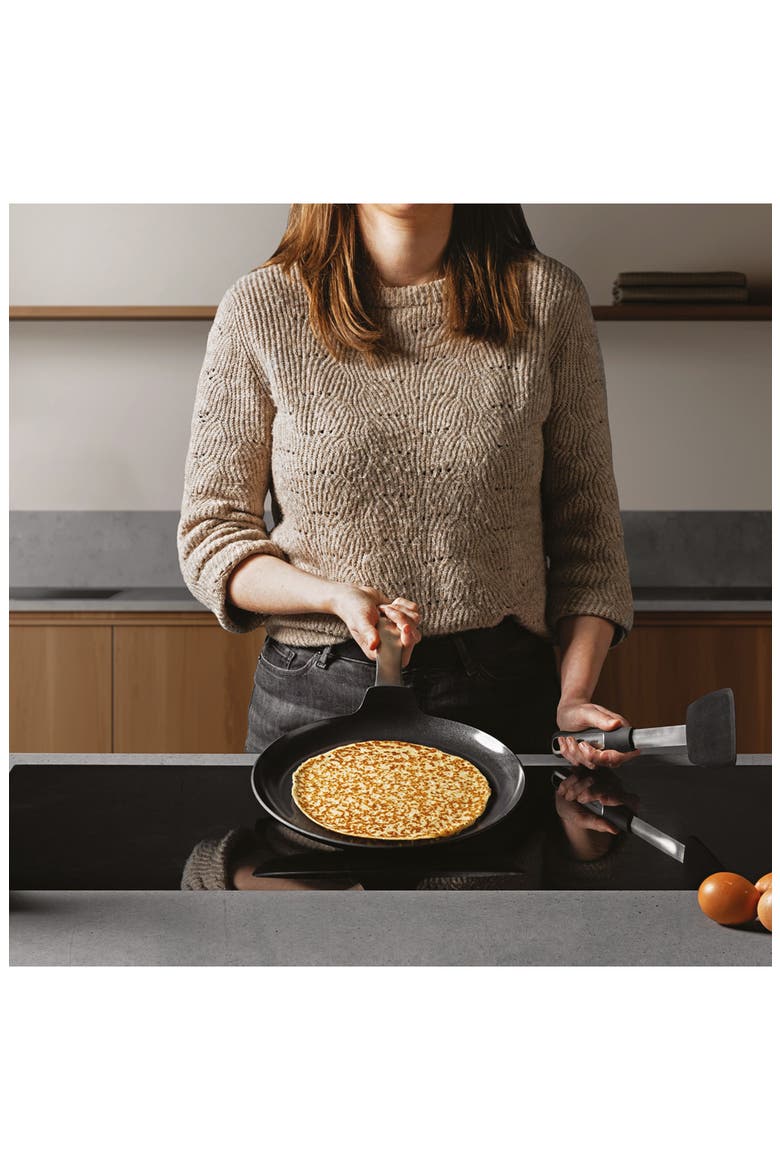 Leo Graphic Pancake Pan, Alternate, color, BLACK
