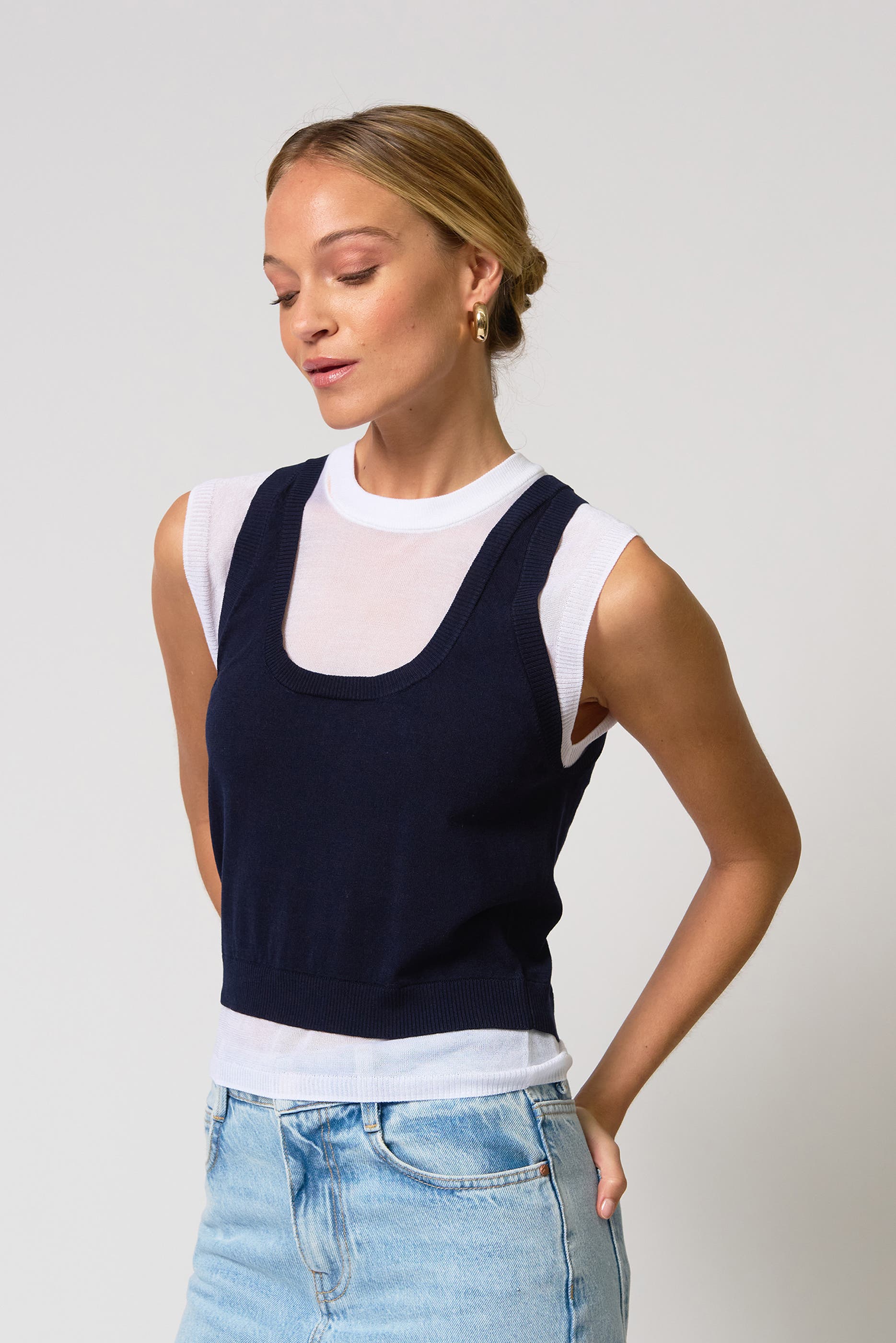 selected NAVY/WHITE