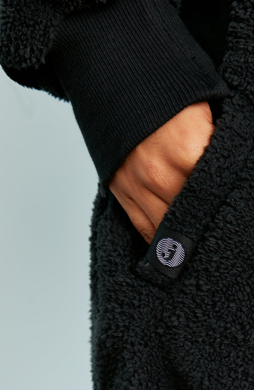 Jambys Floof Jogger In Black
