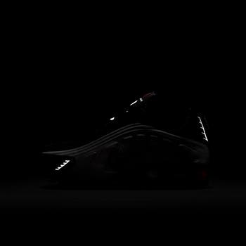 Shox R4 Sneaker