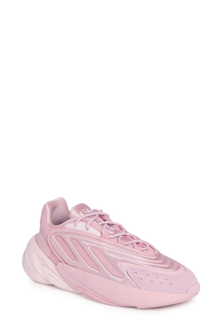 Ozelia Sneaker video