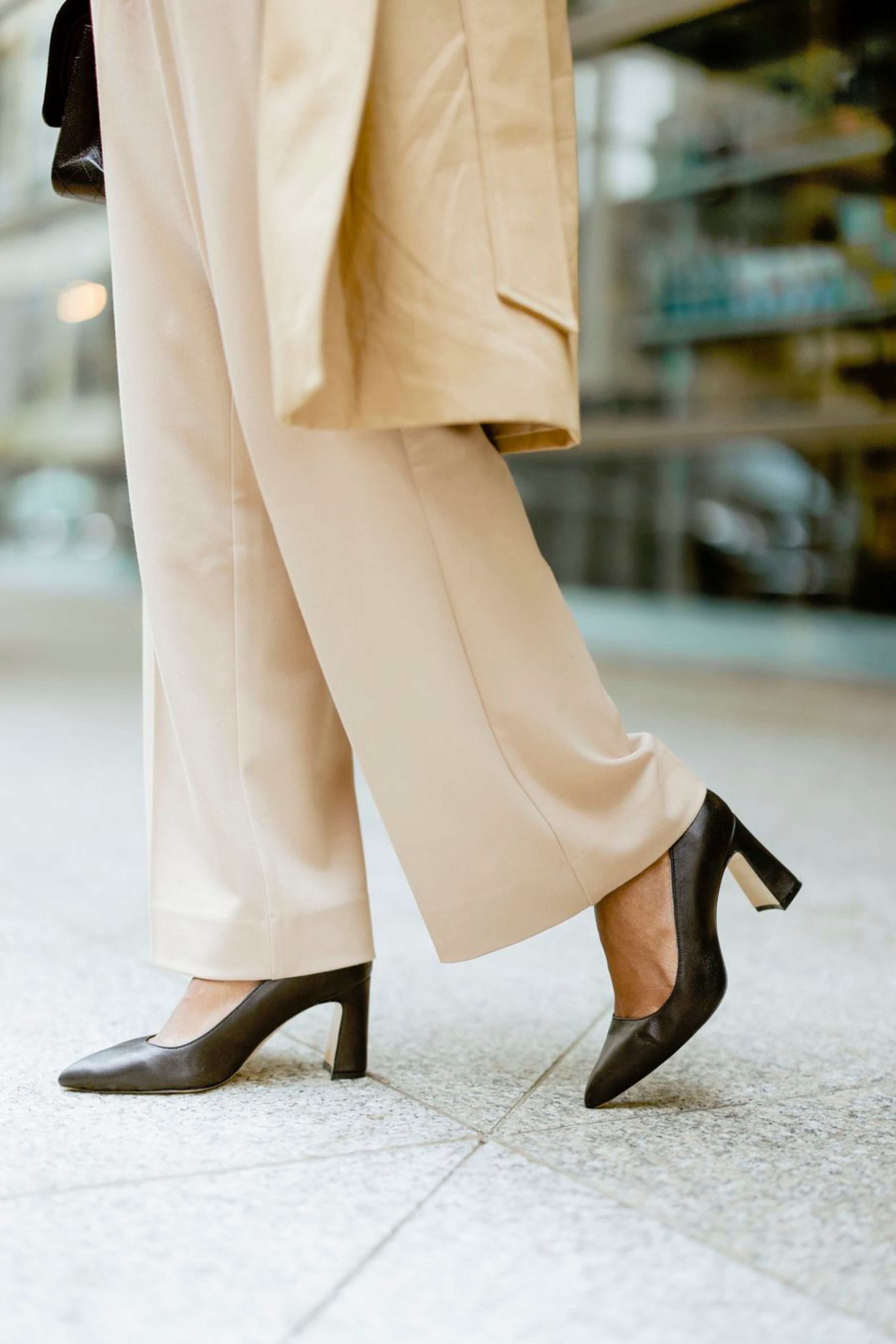 ALLY Shoes Bold Block Heel Pump, Alternate, color, Black Leather