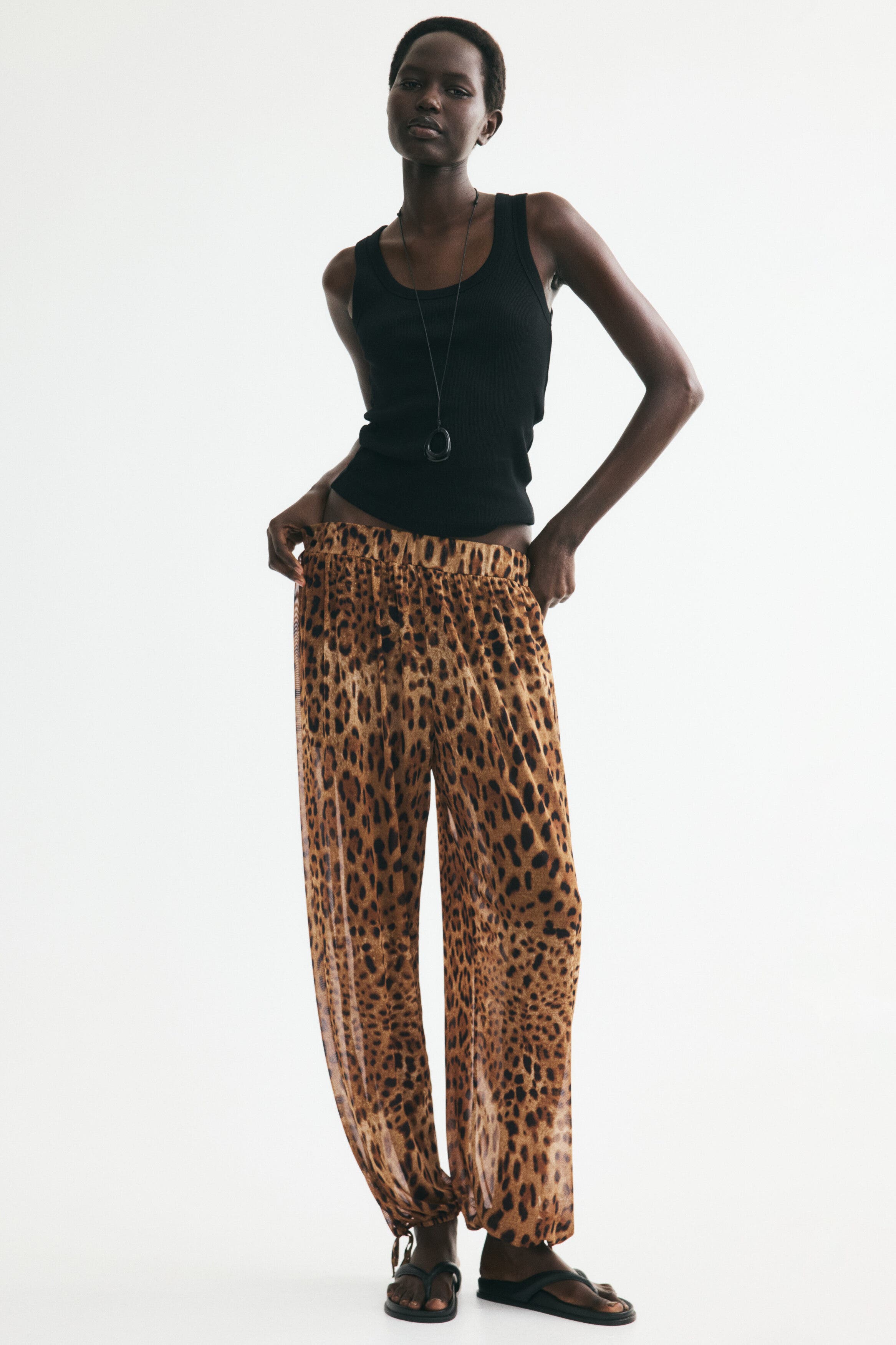 Dark beige/leopard print