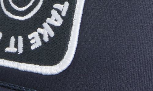 Friday Feelin ' Take It Easy Patch Trucker Hat In Navy