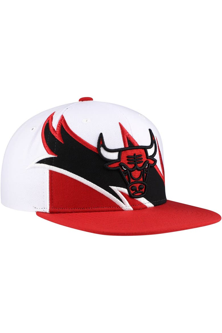 Men's Mitchell & Ness White/Red Chicago Bulls Waverunner Snapback Hat, Alternate, color, White