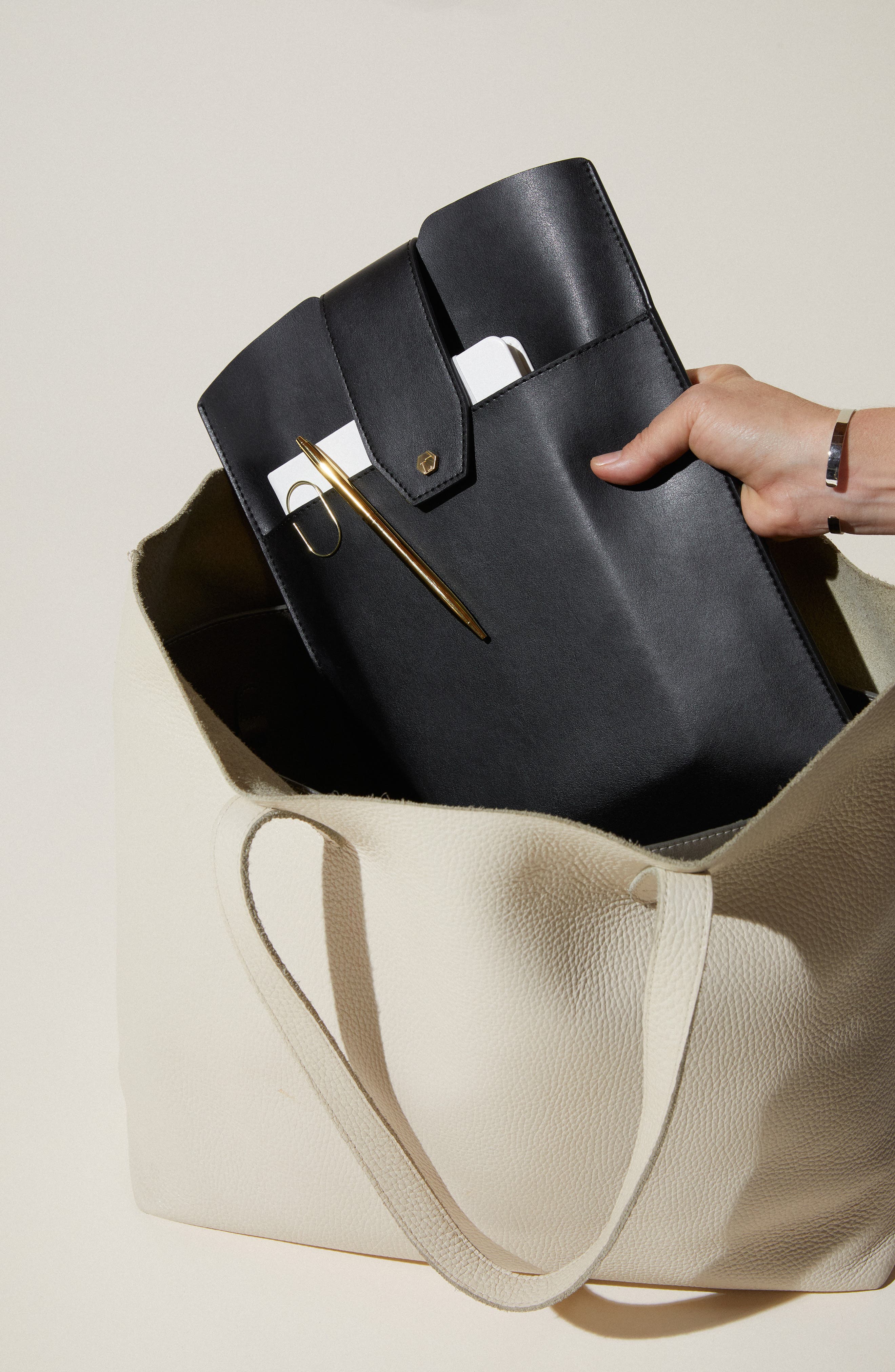 Lindsay Albanese Laptop Clutch, Alternate, color, Black