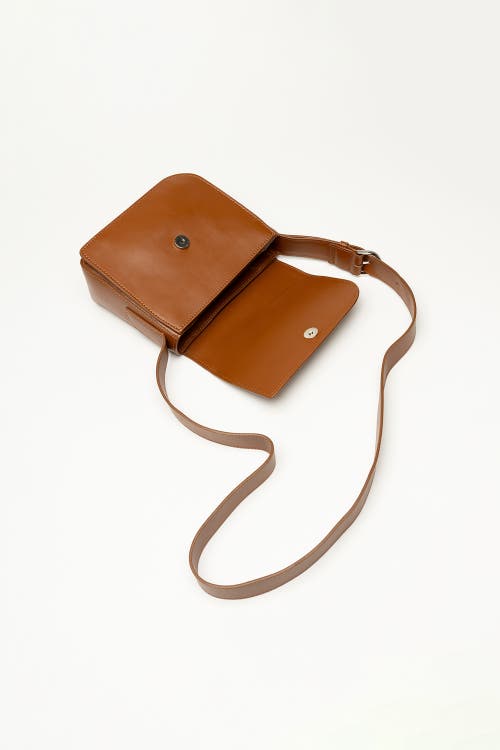 Want Les Essentiels De La Vie Want Les Essentiels Arch Smooth Leather Crossbody Bag In Cuero