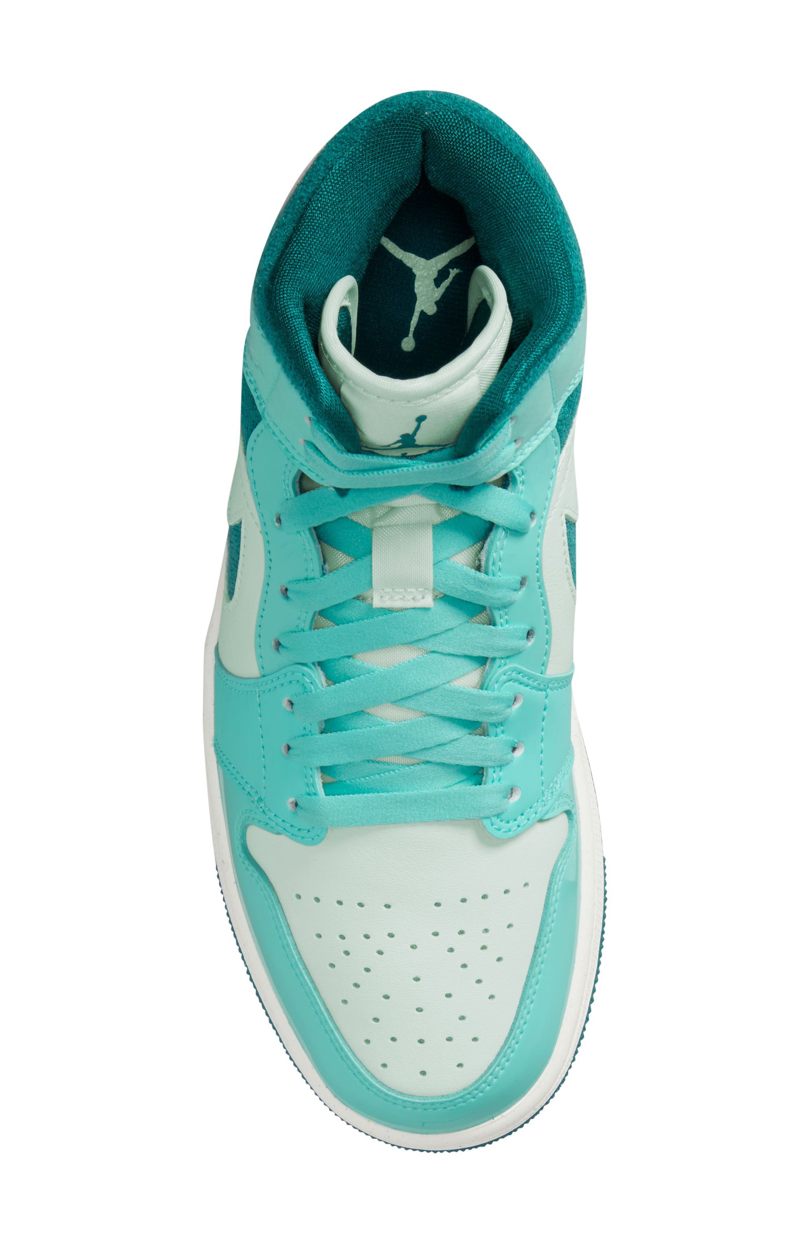 Air Jordan 1 Mid SE Basketball Sneaker, Alternate, color, BLEACHED TURQUOISE/ SKY TEAL