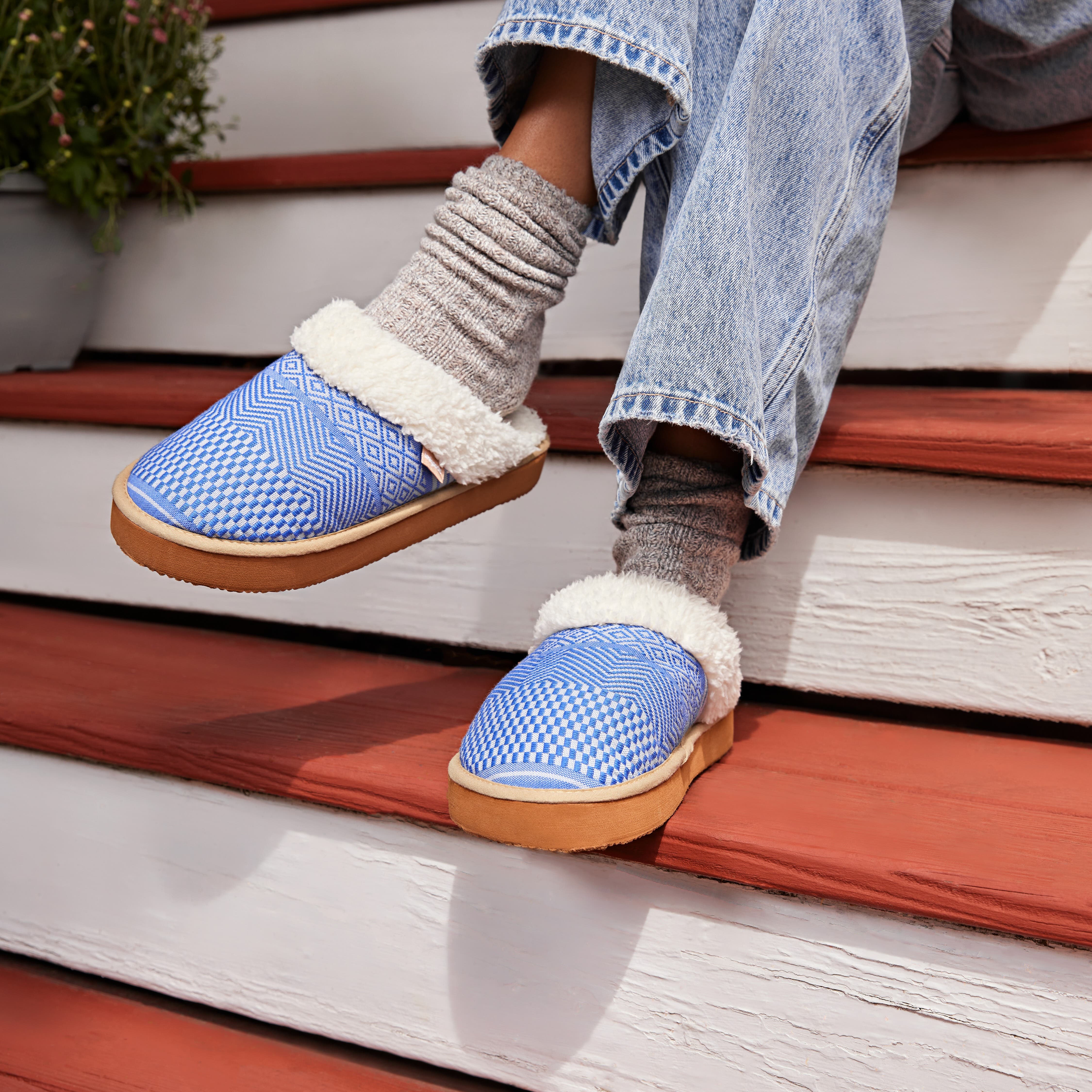 Feelgoodz Women's Outdoor Mule Slipper, Alternate, color, Azure