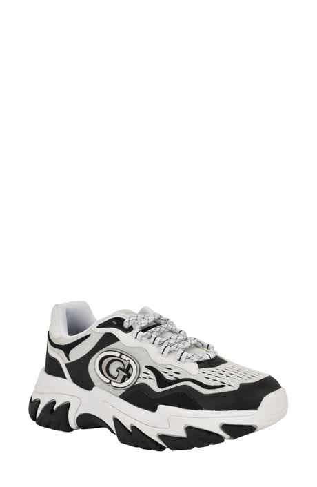 GUESS Nennzo Chunky Sole Sneaker