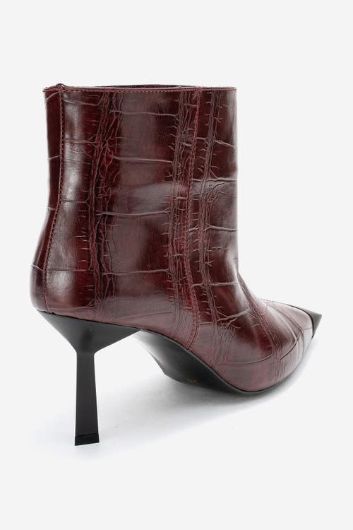 Prologue Shoes Rassel Pointed Toe Boot In Burgundy