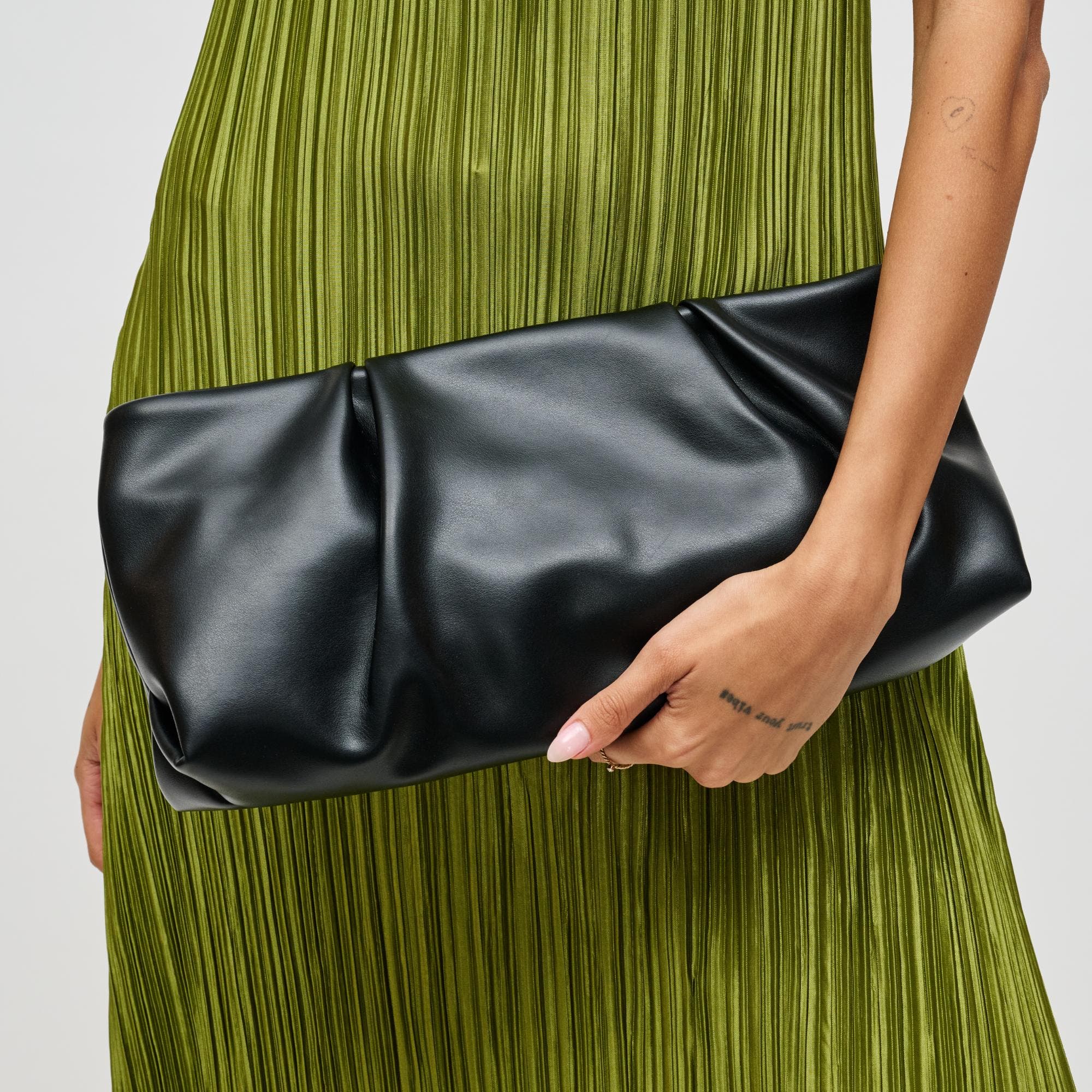 URBAN EXPRESSIONS HANDBAGS Franny Clutch, Alternate, color, Black