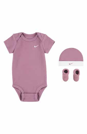 Nike Waffle Knit Bodysuit, Hat & Booties Boxes Set
