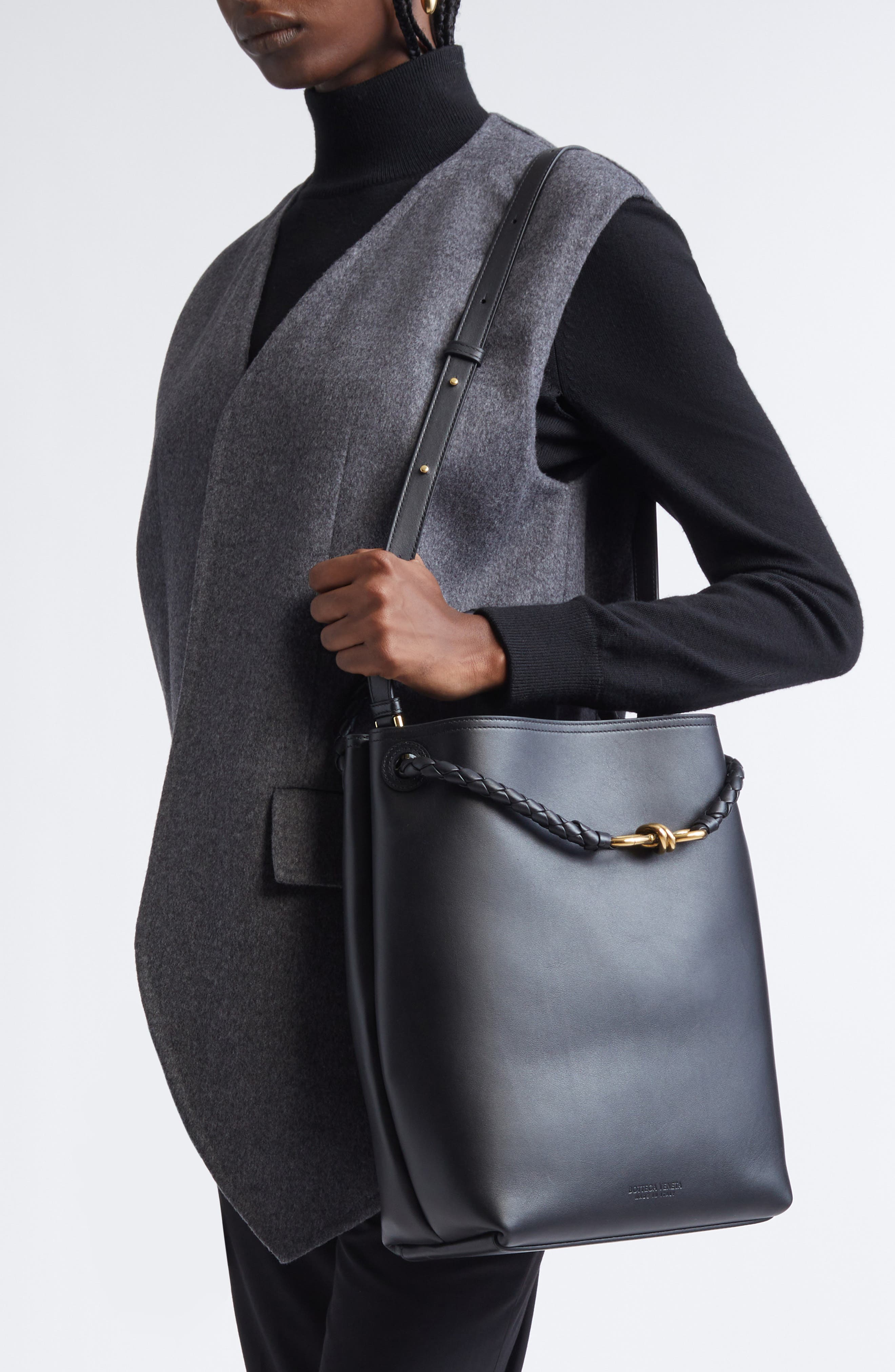 Bottega Veneta Andiamo Leather Bucket Bag, Alternate, color, 1019 Black-M Brass