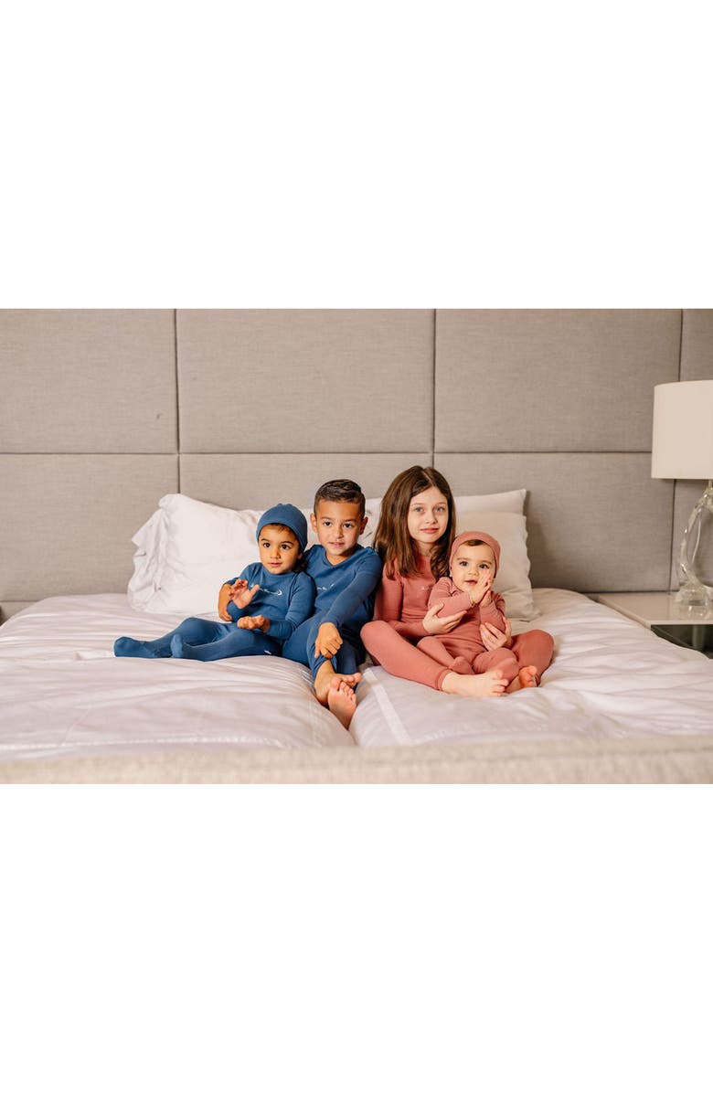 Pouf Girls Shoot for the Moon Footie, Alternate, color, Pink