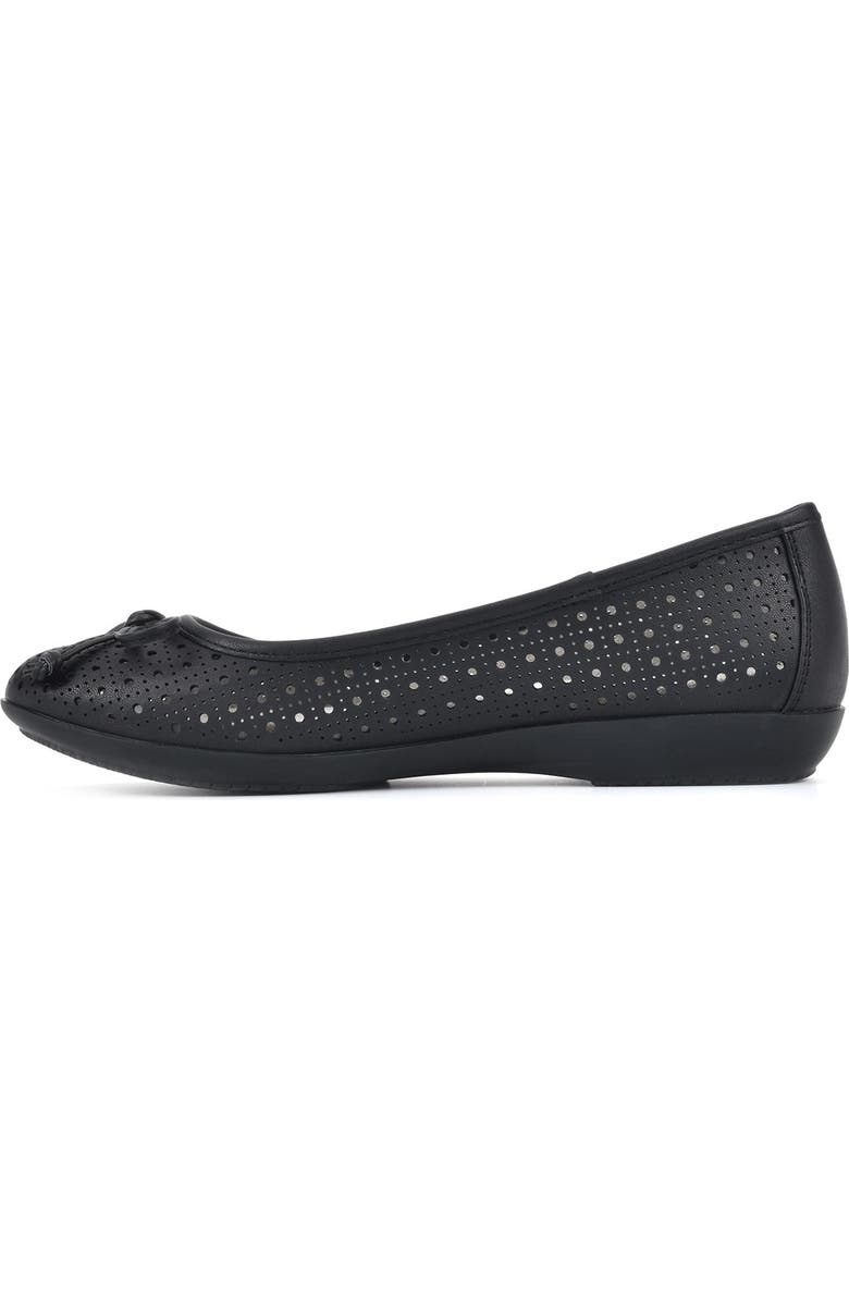 CLIFFS BY WHITE MOUNTAIN Cheryl Ballet Flat, Alternate, color, Black/Burnished/Smooth