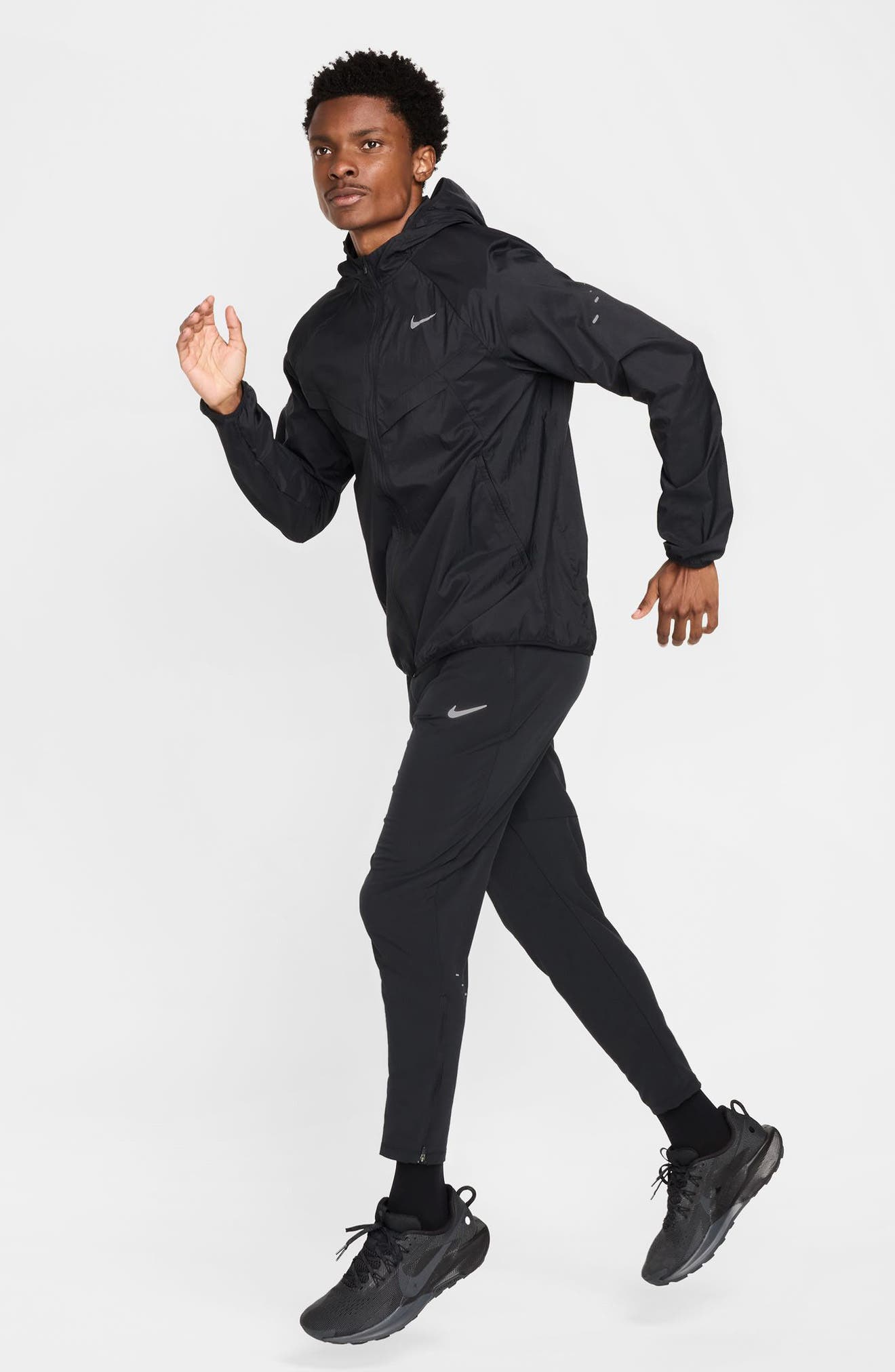 Мужские Nike Stride Dri-FIT UV Hooded Running Jacket — фото 6