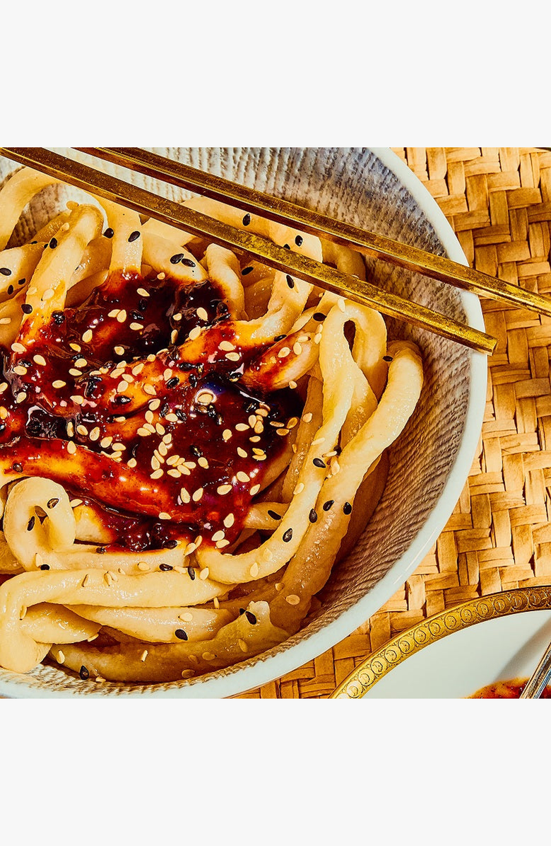 Fly by Jing King Zhong Sauce, Alternate, color, Dark Reddish-Brown