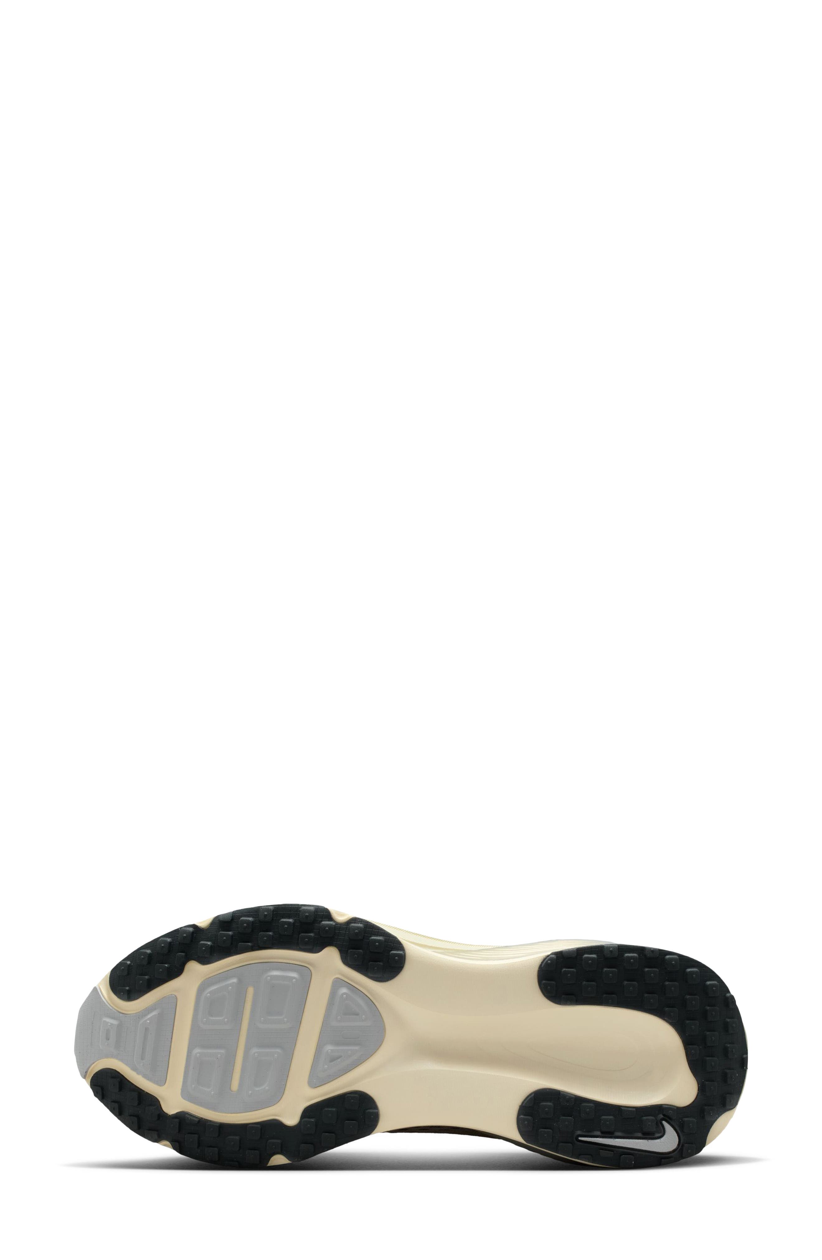 Vomero 18 Running Shoe, Alternate, color, CREAM/ GOLD GRAIN/ MILK