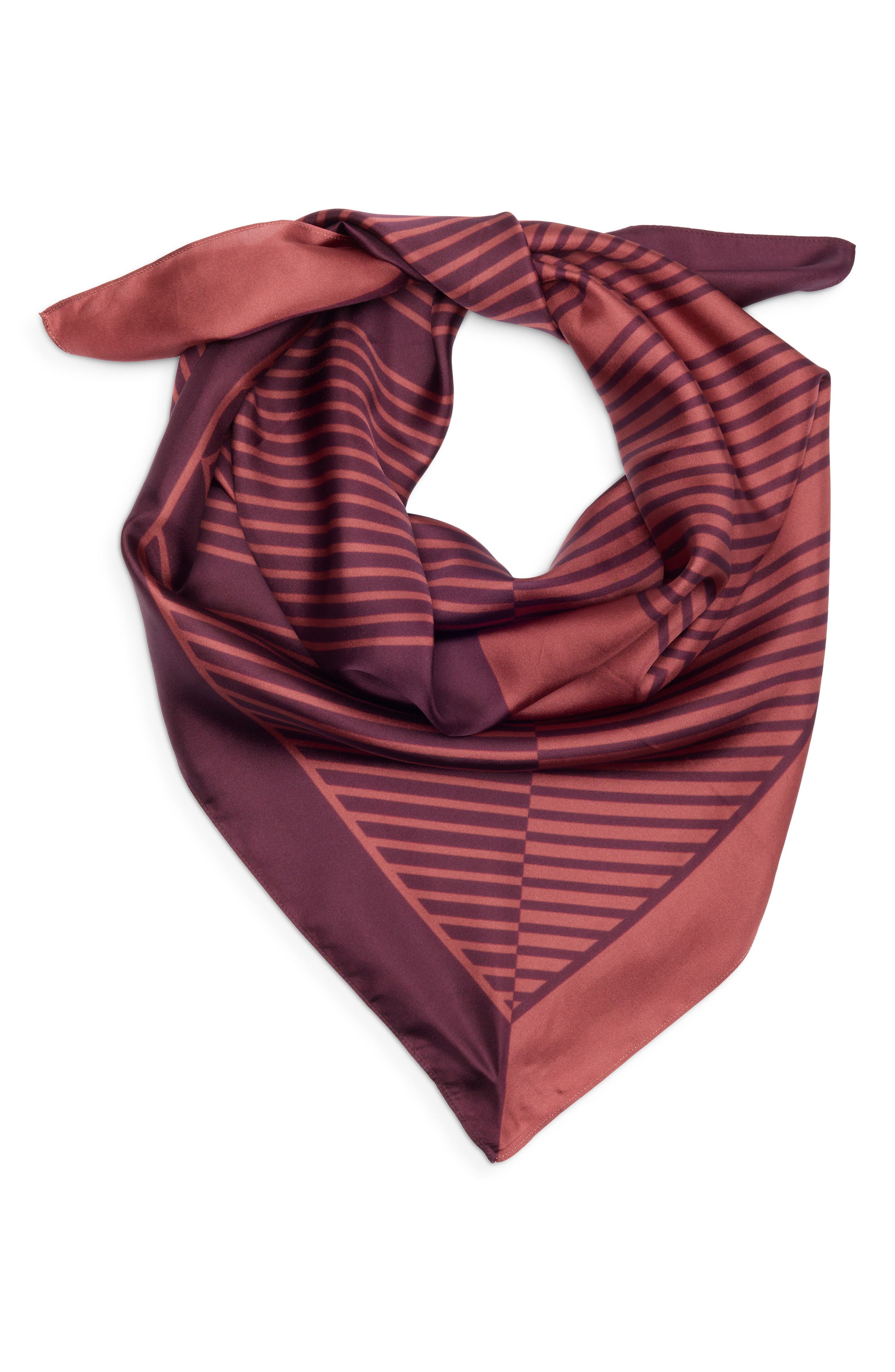 BURGUNDY ABSTRACT SQUARE