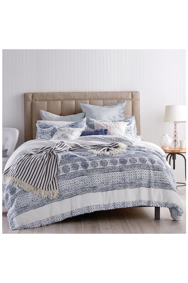 Matelassé Medallion Sham, Alternate, color, BLUE