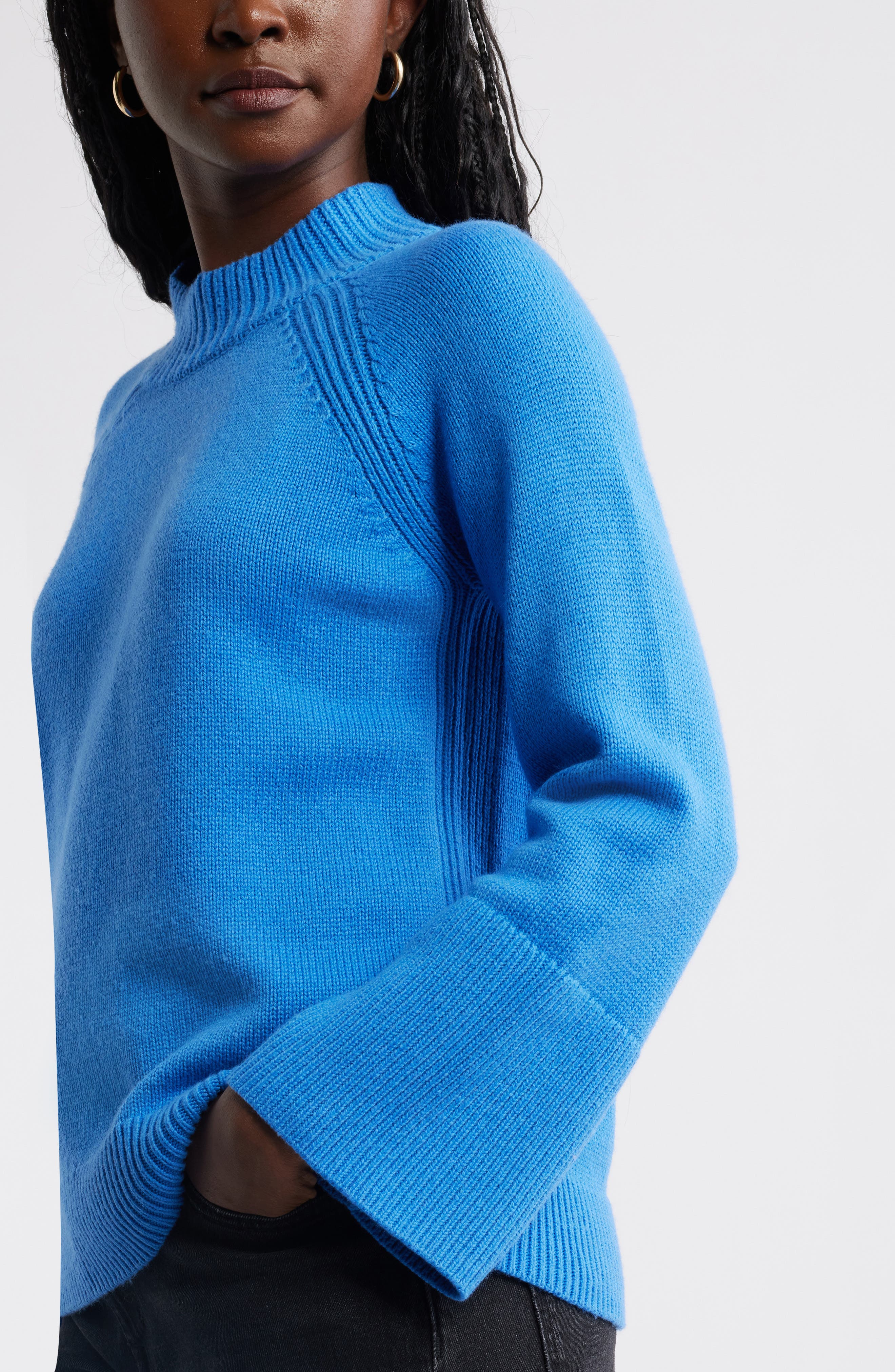 Женские свитеры Caslon® Bell Sleeve Mock Neck Merino Wool & Cotton Sweater — фото 5