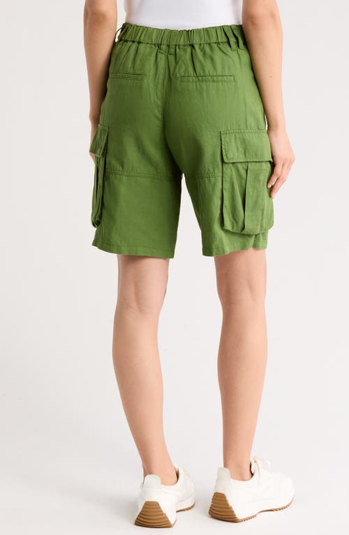 Alice And Olivia Jaxon Super Slouchy Long Cargo Short In Avocado