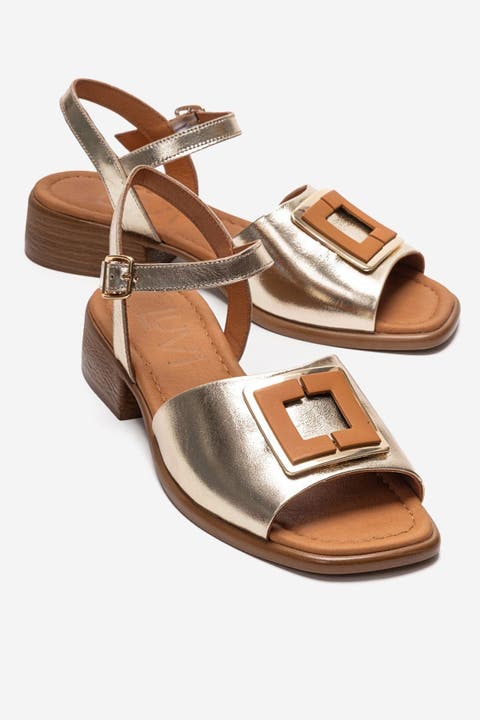 Svelte Leather Buckle Sandal