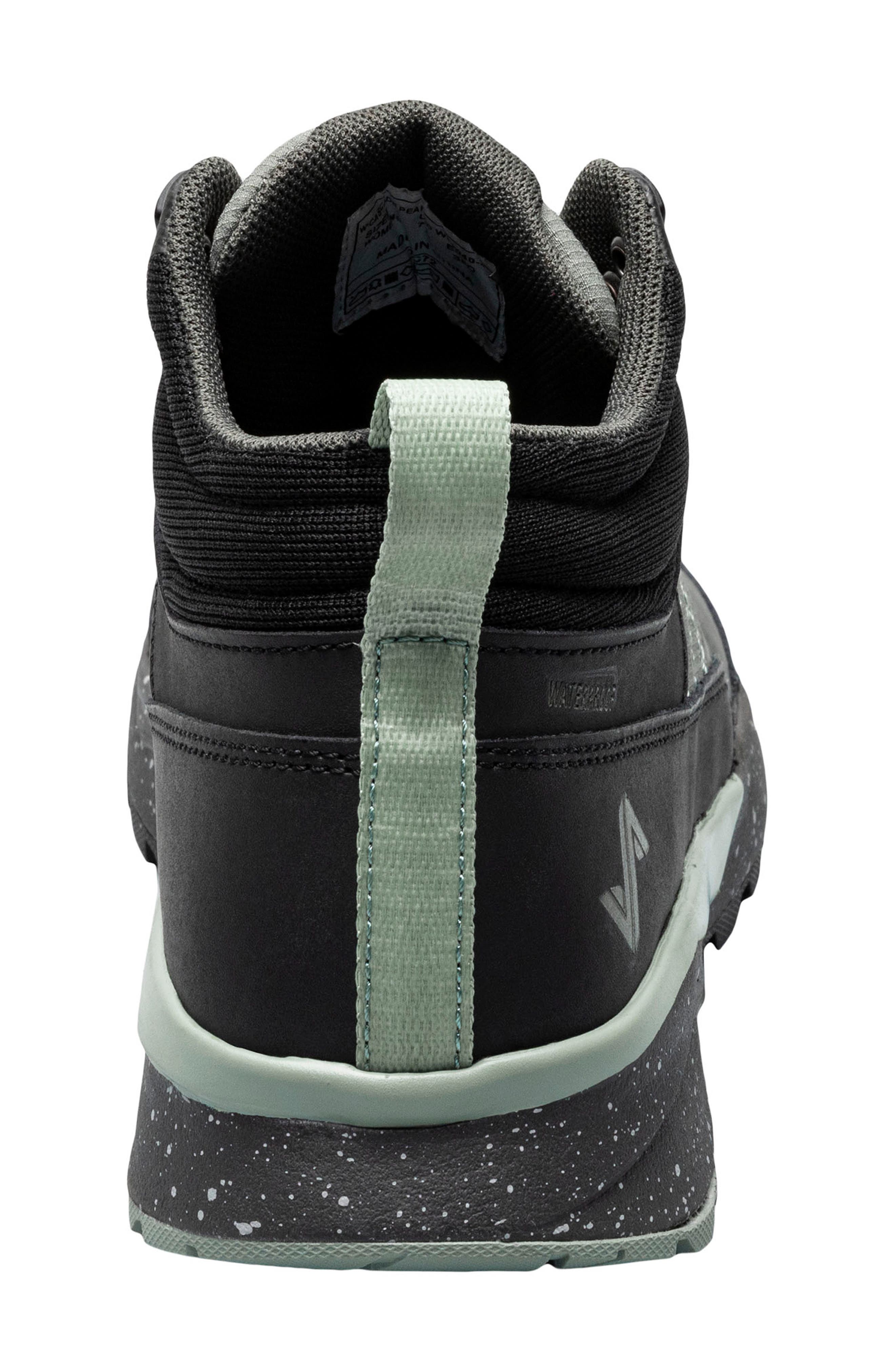 Cascade Peak Mid Waterproof Hiking Shoe - image 4