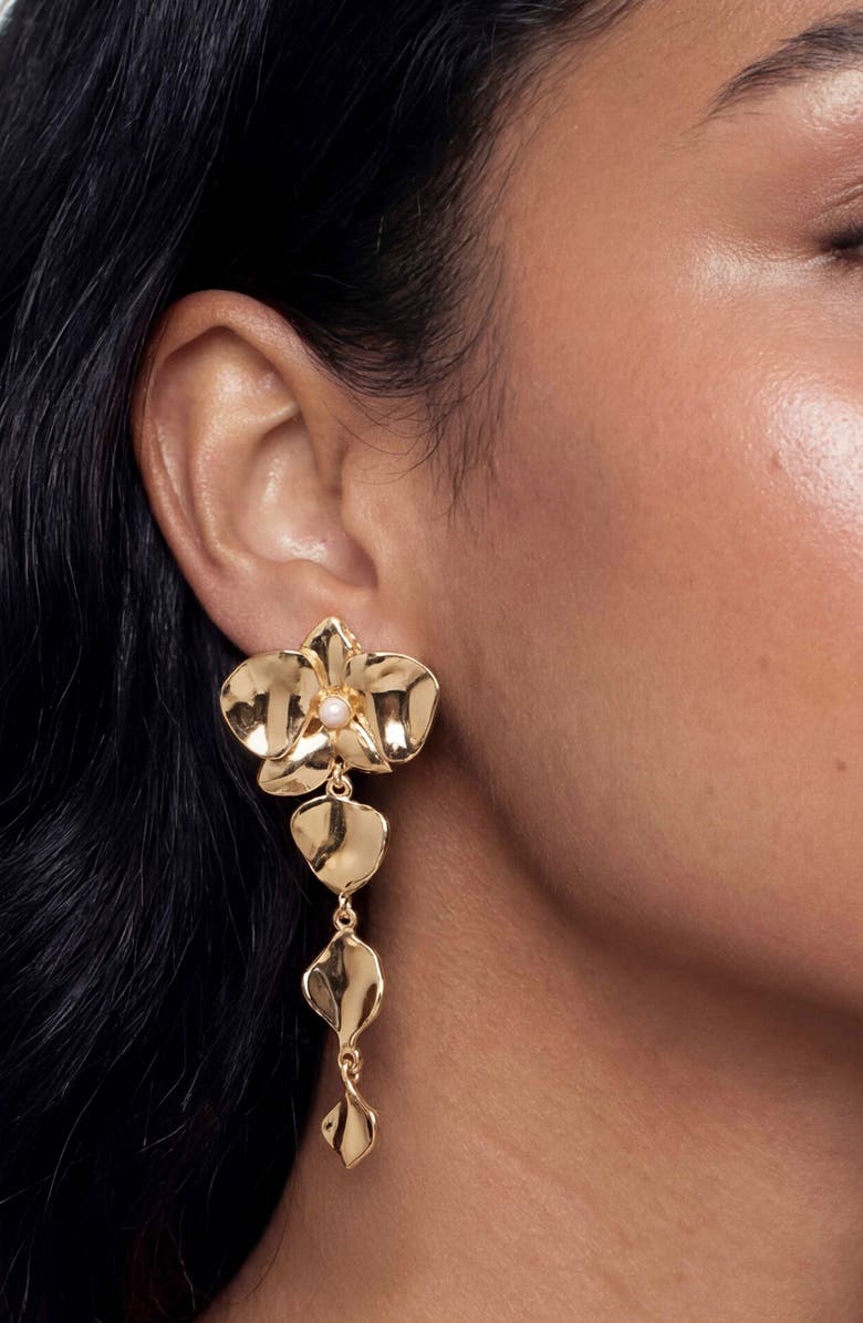 Ettika Freshwater Pearl Blossom Drop Earrings, Alternate, color, Gold/ Pearl