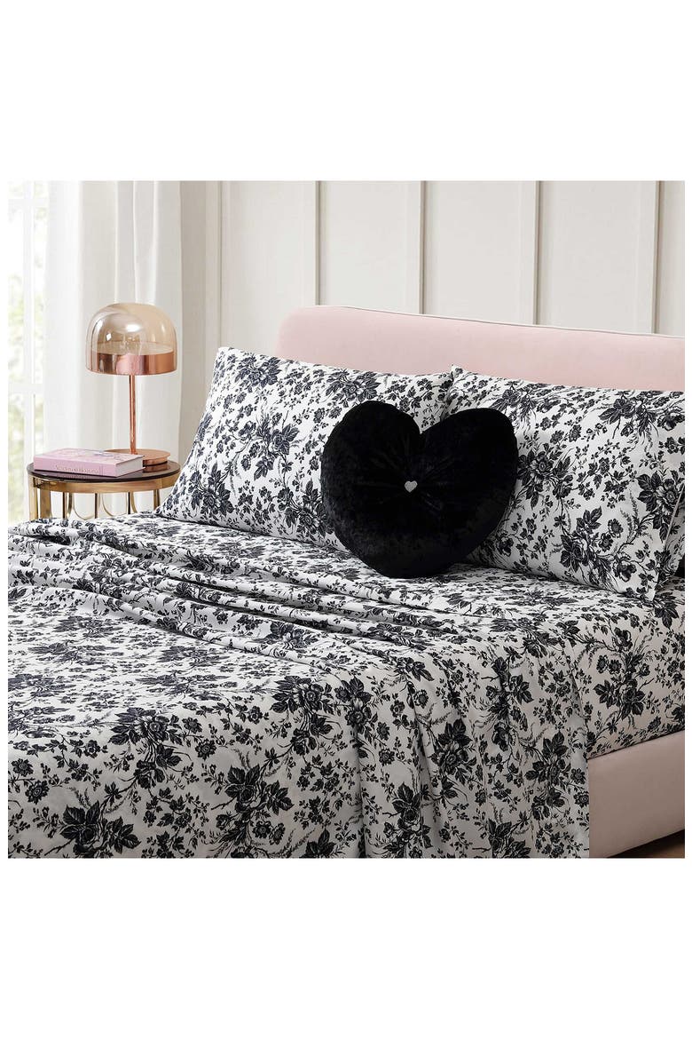 Velvet Heart Plush Throw Pillow, Alternate, color, BLACK