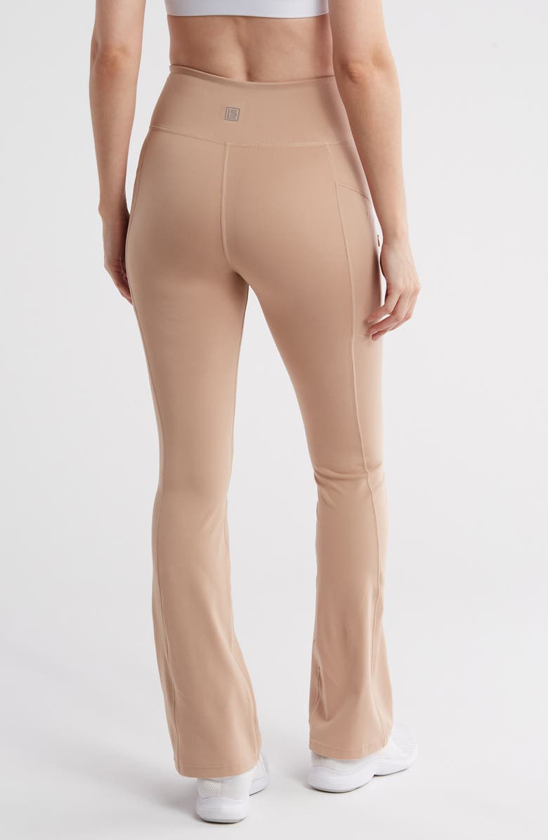 Laundry by Shelli Segal Zip Pocket Flare Leggings, Alternate, color, 