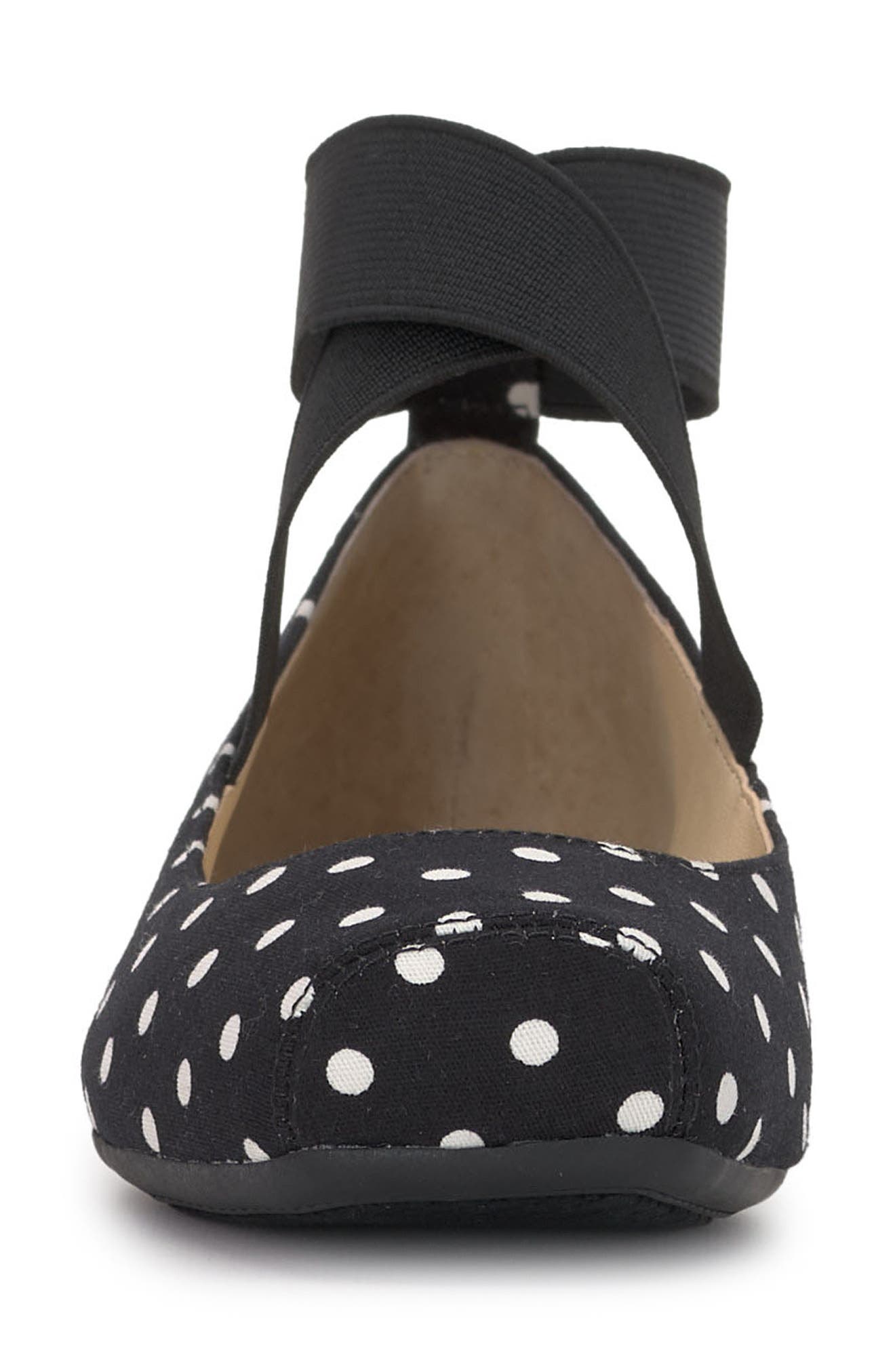 'Mandalaye' Leather Flat, Alternate, color, BLACK/ WHITE